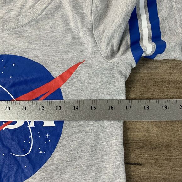 NASA Logo Women's T Shirt Size Medium Gray Blue Short Sleeve Top Pullover - Picture 4 of 7